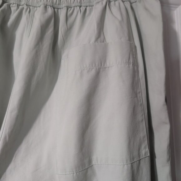 New! COS | Men's Wide-Leg Elasticated Trousers In Light Green - Picture 9 of 12